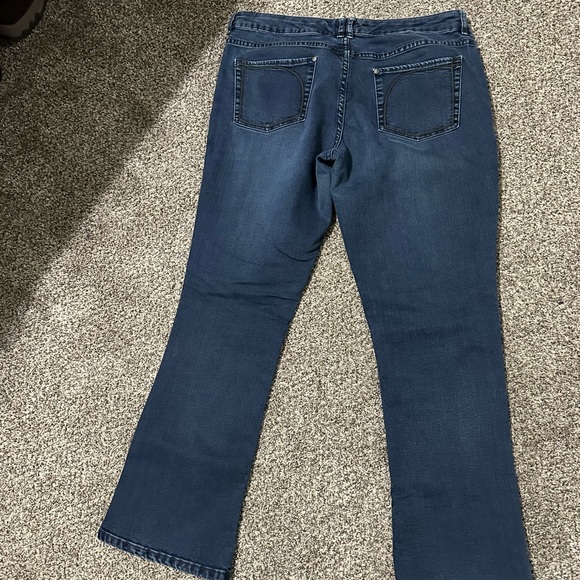 The Limited 12S. Super comfy style 678. - Picture 2 of 4